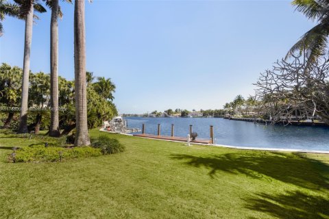 House in Coral Gables, Florida 7 bedrooms, 1007.06 sq.m. № 1861337 - photo 28