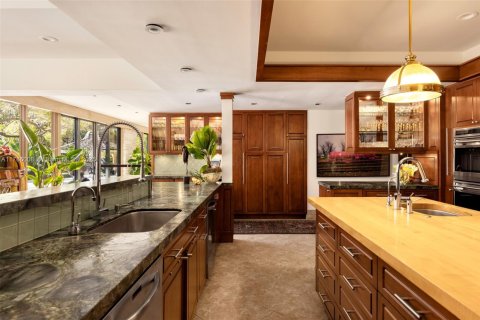 House in Coral Gables, Florida 7 bedrooms, 1007.06 sq.m. № 1861337 - photo 13