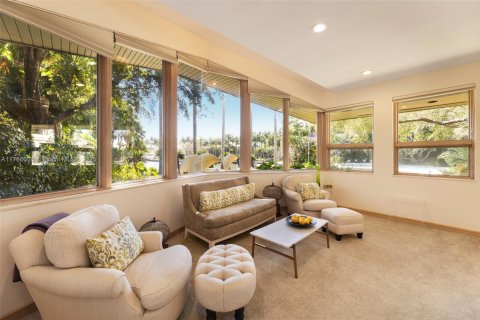 House in Coral Gables, Florida 7 bedrooms, 1007.06 sq.m. № 1861337 - photo 15