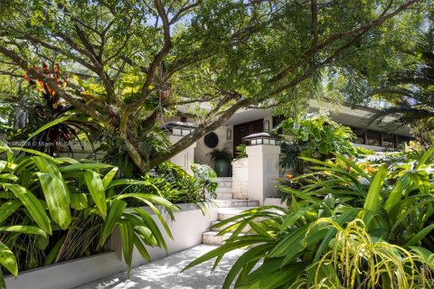 House in Coral Gables, Florida 7 bedrooms, 1007.06 sq.m. № 1861337 - photo 3