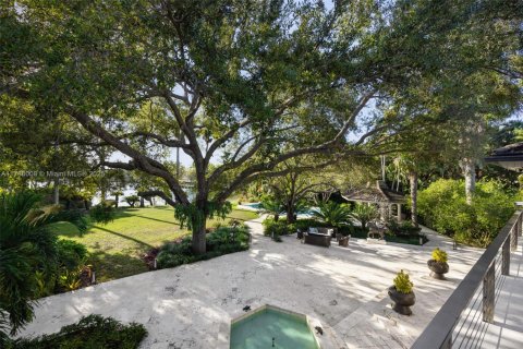 House in Coral Gables, Florida 7 bedrooms, 1007.06 sq.m. № 1861337 - photo 21