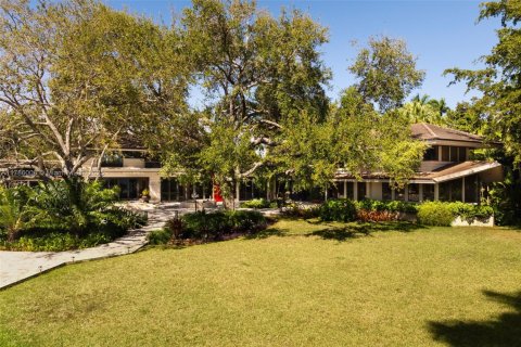 House in Coral Gables, Florida 7 bedrooms, 1007.06 sq.m. № 1861337 - photo 29