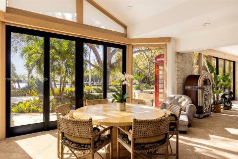 House in Coral Gables, Florida 7 bedrooms, 1007.06 sq.m. № 1861337 - photo 10