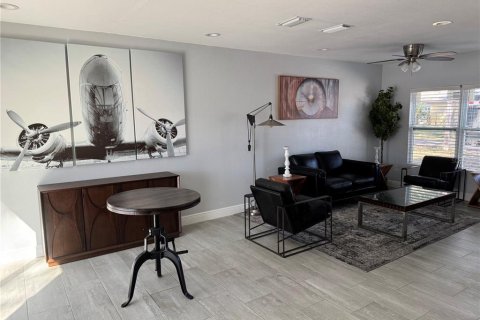 Immobilier commercial à vendre à Clearwater, Floride: 9 chambres, 371.52 m2 № 2151264 - photo 6