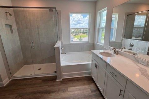 House in Bradenton, Florida 4 bedrooms, 304.25 sq.m. № 1854293 - photo 5
