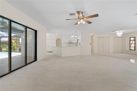 House in Punta Gorda, Florida 3 bedrooms, 214.7 sq.m. № 1829699 - photo 27