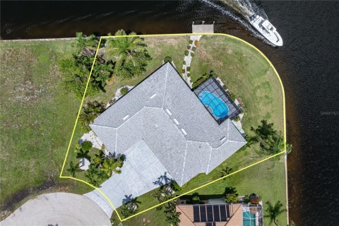 House in Punta Gorda, Florida 3 bedrooms, 214.7 sq.m. № 1829699 - photo 14