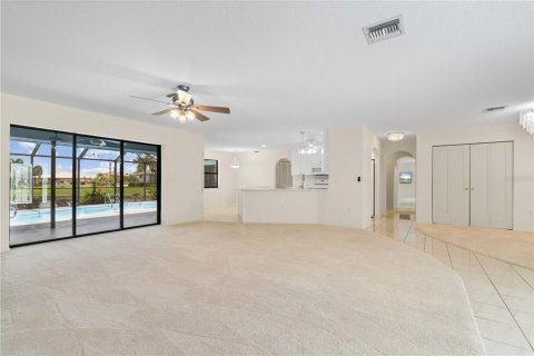 House in Punta Gorda, Florida 3 bedrooms, 214.7 sq.m. № 1829699 - photo 25