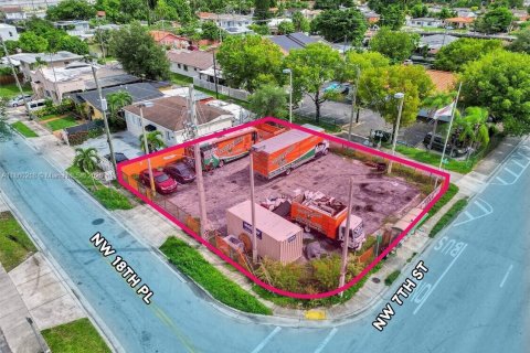 Immobilier commercial à vendre à Miami, Floride № 1960759 - photo 2