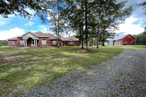 Villa ou maison à vendre à Baker, Floride: 3 chambres, 453.18 m2 № 558671 - photo 1