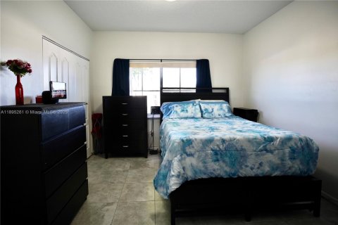 Touwnhouse à vendre à Miramar, Floride: 3 chambres, 121.14 m2 № 2015069 - photo 8