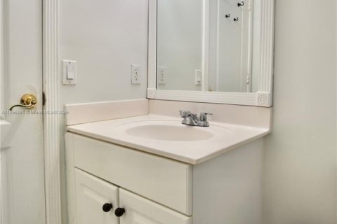Touwnhouse à vendre à Miramar, Floride: 3 chambres, 121.14 m2 № 2015069 - photo 17