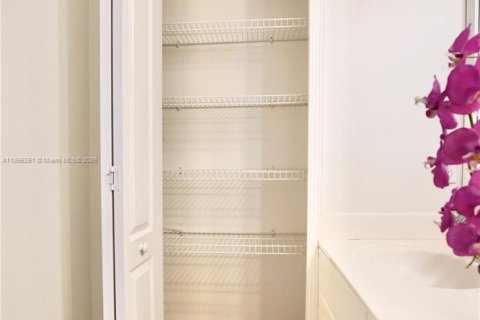 Touwnhouse à vendre à Miramar, Floride: 3 chambres, 121.14 m2 № 2015069 - photo 11