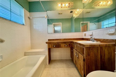 Condo in Sarasota, Florida, 2 bedrooms  № 1876181 - photo 20