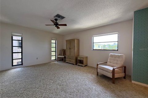 Condo in Sarasota, Florida, 2 bedrooms  № 1876181 - photo 17