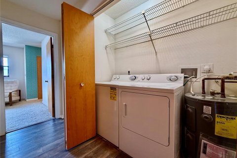 Condo in Sarasota, Florida, 2 bedrooms  № 1876181 - photo 27