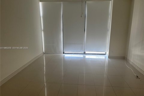 Condominio en alquiler en Hallandale Beach, Florida, 1 dormitorio, 104.98 m2 № 2048119 - foto 13
