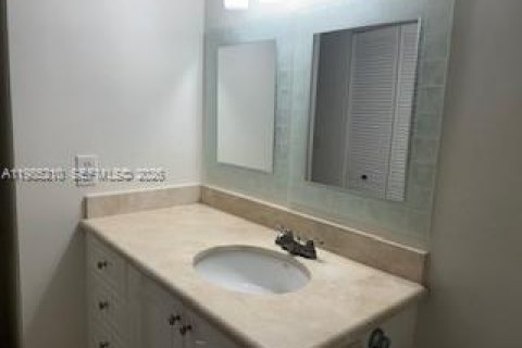 Condominio en alquiler en Hallandale Beach, Florida, 1 dormitorio, 104.98 m2 № 2048119 - foto 14