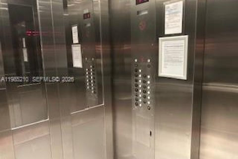 Condominio en alquiler en Hallandale Beach, Florida, 1 dormitorio, 104.98 m2 № 2048119 - foto 17