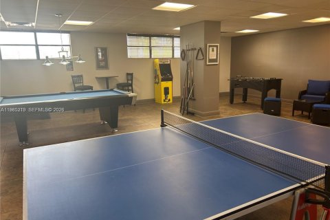 Condominio en alquiler en Hallandale Beach, Florida, 1 dormitorio, 104.98 m2 № 2048119 - foto 26