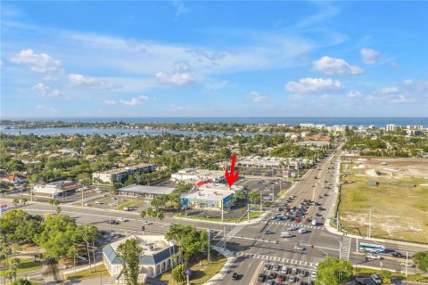 Commercial property in Sarasota, Florida 41.06 sq.m. № 2239920 - photo 24