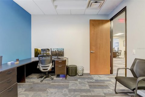 Propiedad comercial en alquiler en Orlando, Florida, 278.24 m2 № 1736305 - foto 16