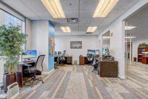 Propiedad comercial en alquiler en Orlando, Florida, 278.24 m2 № 1736305 - foto 8