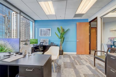 Propiedad comercial en alquiler en Orlando, Florida, 278.24 m2 № 1736305 - foto 13