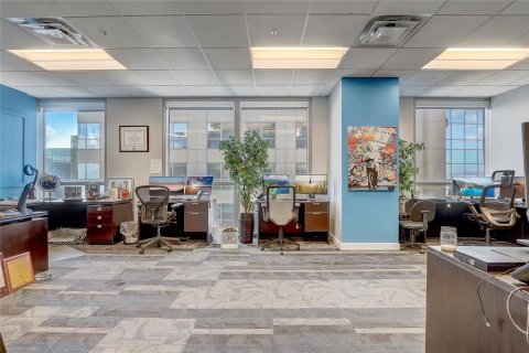 Propiedad comercial en alquiler en Orlando, Florida, 278.24 m2 № 1736305 - foto 9