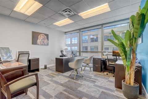 Propiedad comercial en alquiler en Orlando, Florida, 278.24 m2 № 1736305 - foto 12