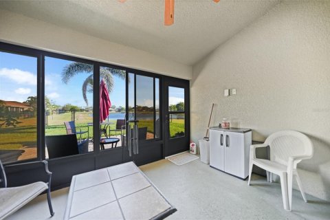 House in Punta Gorda, Florida 4 bedrooms, 169.08 sq.m. № 1586618 - photo 6