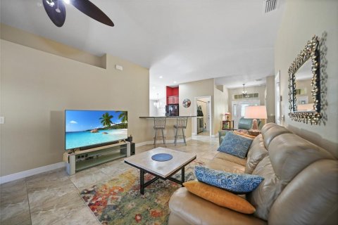 House in Punta Gorda, Florida 4 bedrooms, 169.08 sq.m. № 1586618 - photo 8