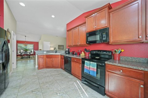 House in Punta Gorda, Florida 4 bedrooms, 169.08 sq.m. № 1586618 - photo 18