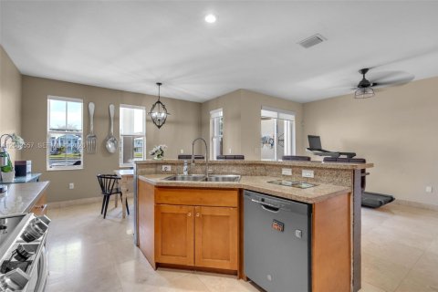Touwnhouse à vendre à Doral, Floride: 3 chambres, 191.56 m2 № 2069406 - photo 13