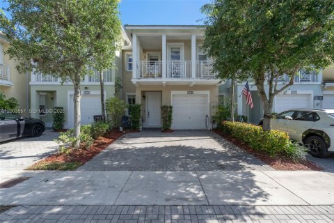 Touwnhouse à Doral, Floride 3 chambres, 191.56 m2 № 2069406