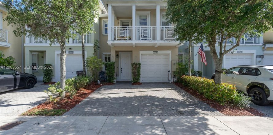 Touwnhouse à Doral, Floride 3 chambres, 191.56 m2 № 2069406