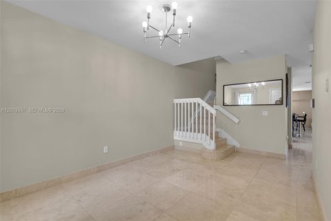 Touwnhouse à vendre à Doral, Floride: 3 chambres, 191.56 m2 № 2069406 - photo 5