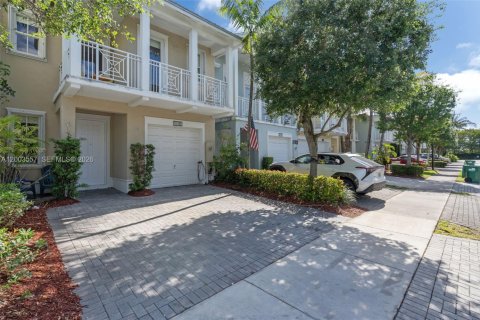Touwnhouse à vendre à Doral, Floride: 3 chambres, 191.56 m2 № 2069406 - photo 3