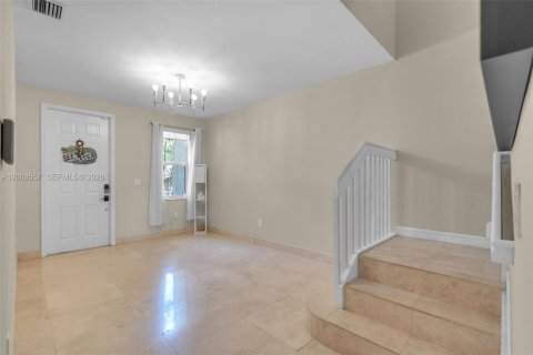 Touwnhouse à vendre à Doral, Floride: 3 chambres, 191.56 m2 № 2069406 - photo 4