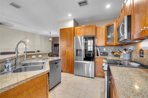 Touwnhouse à vendre à Doral, Floride: 3 chambres, 191.56 m2 № 2069406 - photo 14