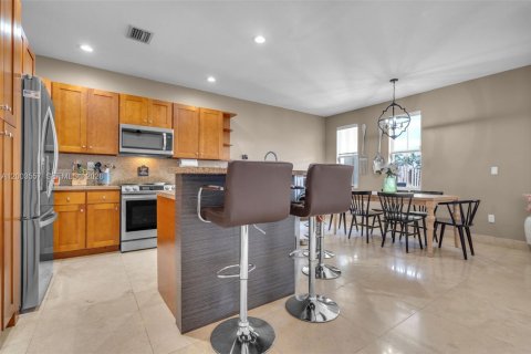 Touwnhouse à vendre à Doral, Floride: 3 chambres, 191.56 m2 № 2069406 - photo 11