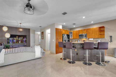 Touwnhouse à vendre à Doral, Floride: 3 chambres, 191.56 m2 № 2069406 - photo 10