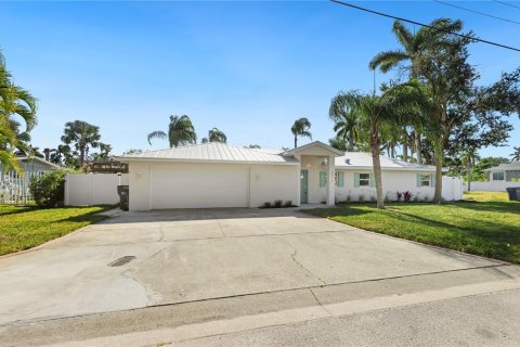 House in Bradenton, Florida 4 bedrooms, 170.2 sq.m. № 2106183 - photo 16