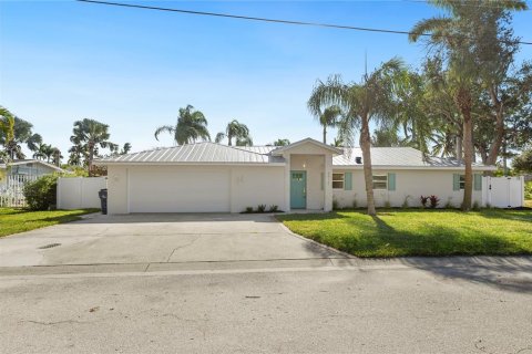 House in Bradenton, Florida 4 bedrooms, 170.2 sq.m. № 2106183 - photo 17