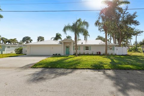 House in Bradenton, Florida 4 bedrooms, 170.2 sq.m. № 2106183 - photo 15