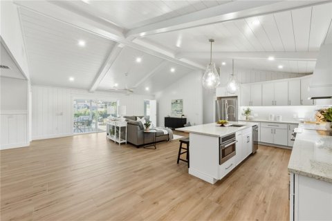 House in Bradenton, Florida 4 bedrooms, 170.2 sq.m. № 2106183 - photo 9