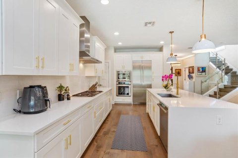 House in Winter Park, Florida 4 bedrooms, 297.66 sq.m. № 1681235 - photo 10