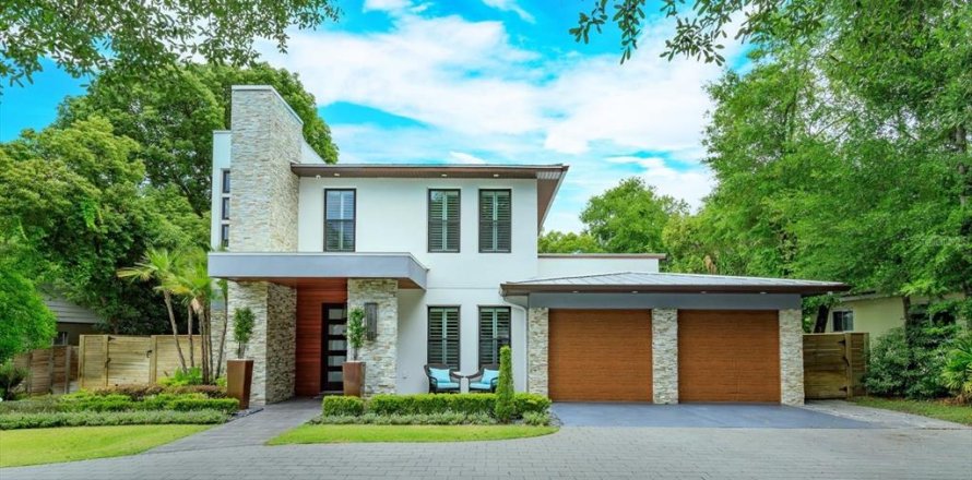 House in Winter Park, Florida 4 bedrooms, 297.66 sq.m. № 1681235