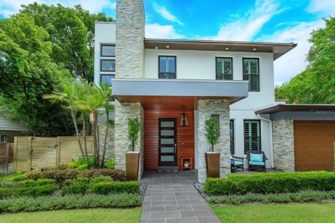 House in Winter Park, Florida 4 bedrooms, 297.66 sq.m. № 1681235 - photo 2
