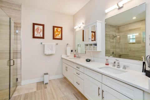 House in Winter Park, Florida 4 bedrooms, 297.66 sq.m. № 1681235 - photo 19
